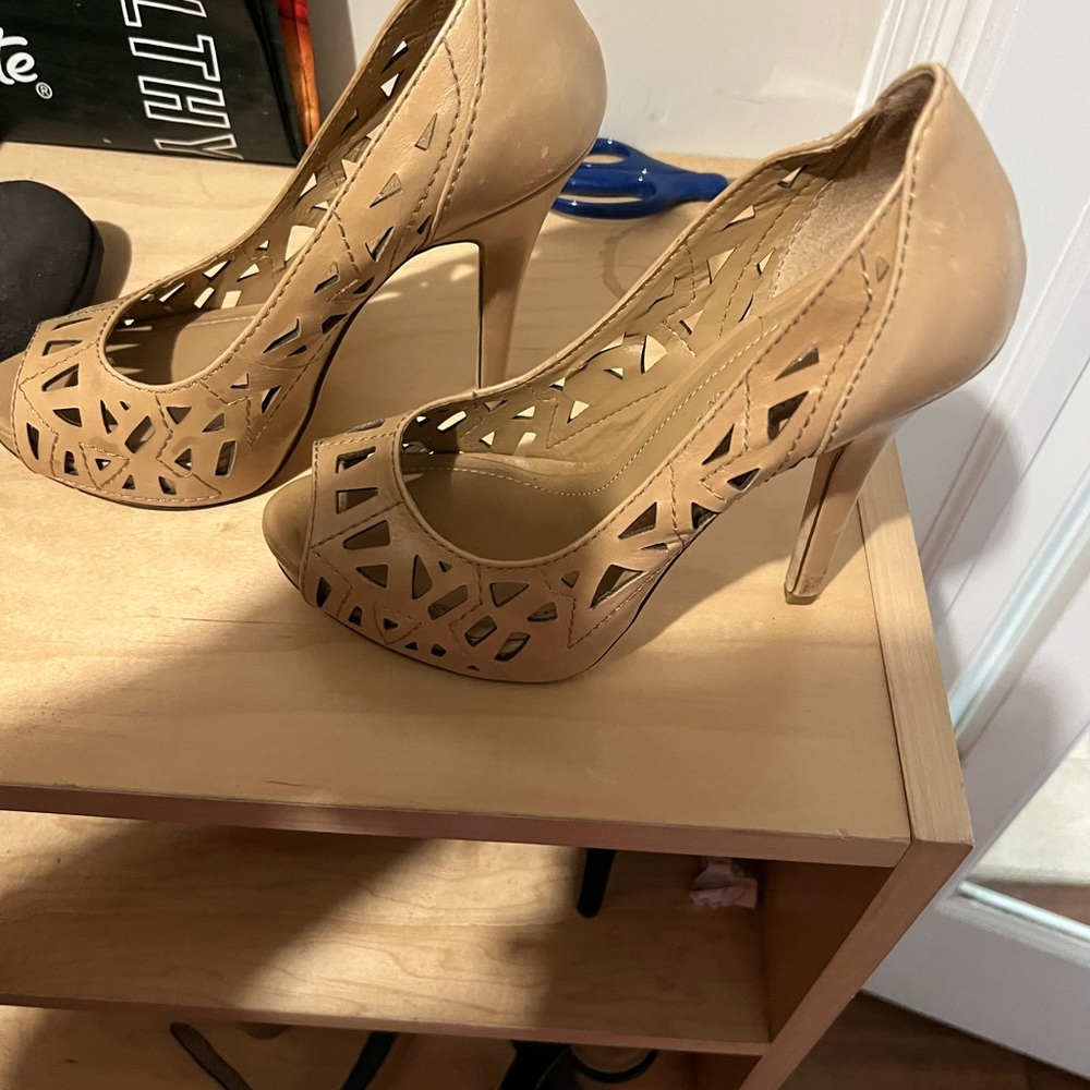 Bcbg heels